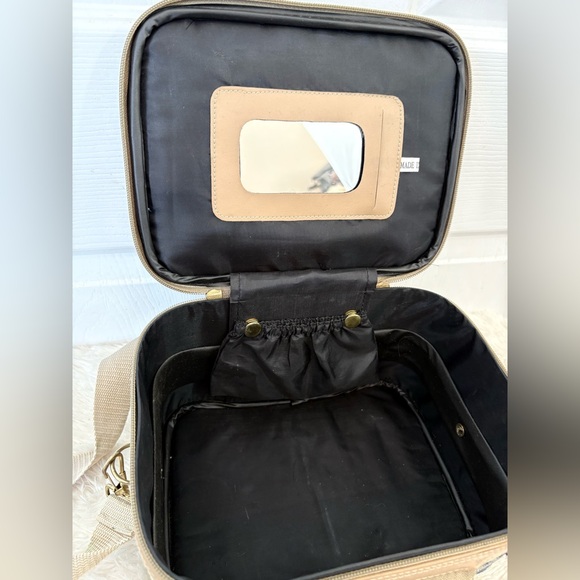 Vintage Horse Equestrian Tapestry Train Makeup Case - Picture 5 of 7